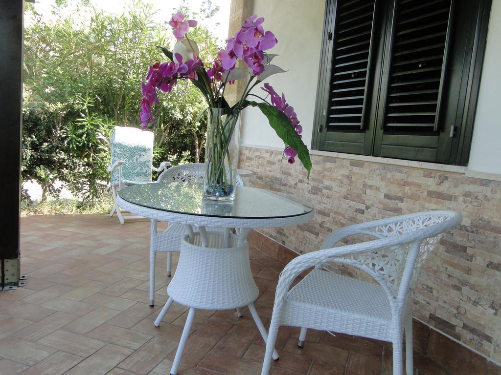 Le Vele Bed & Breakfast Campofelice Di Roccella Exterior photo