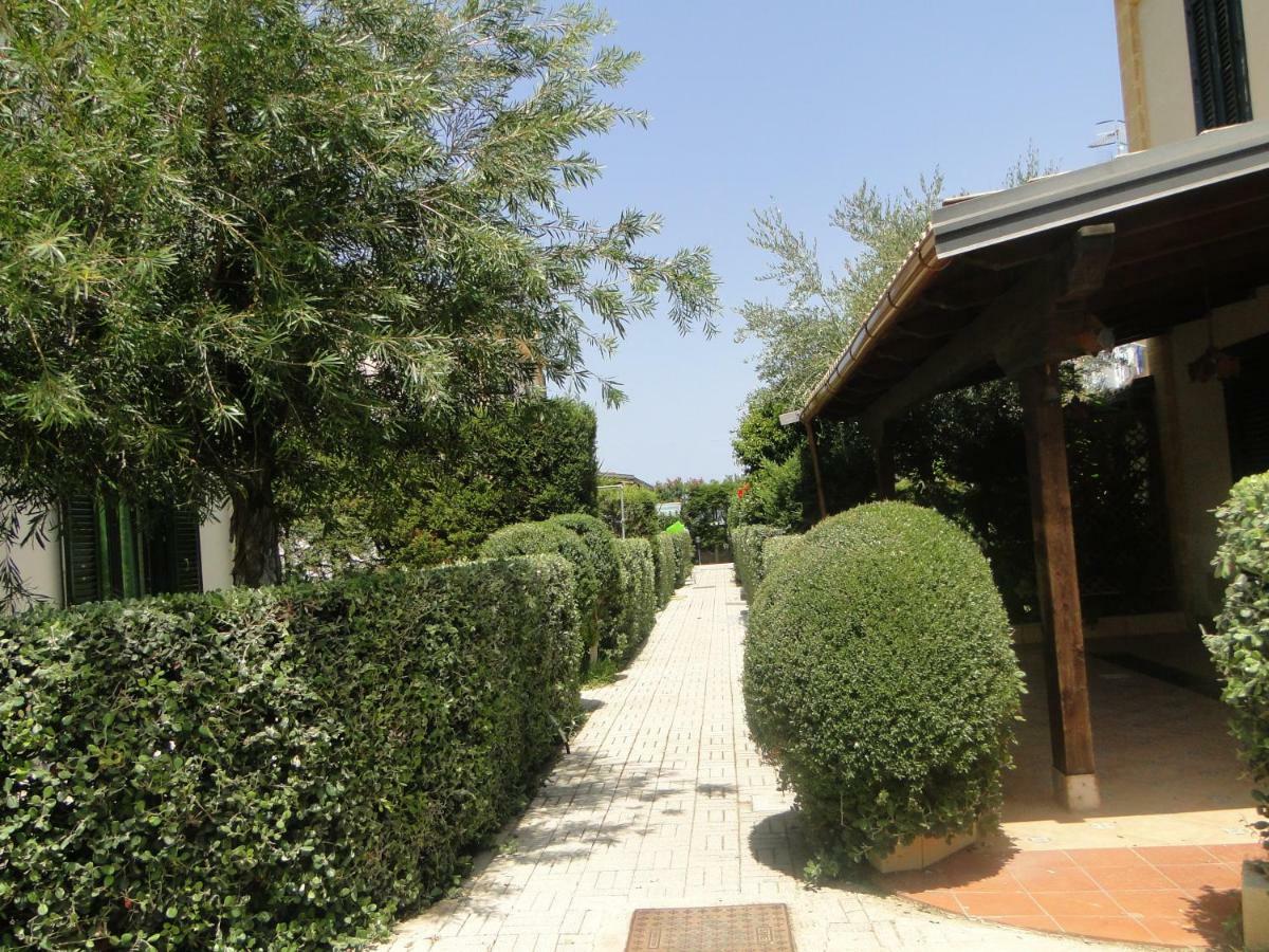 Le Vele Bed & Breakfast Campofelice Di Roccella Exterior photo