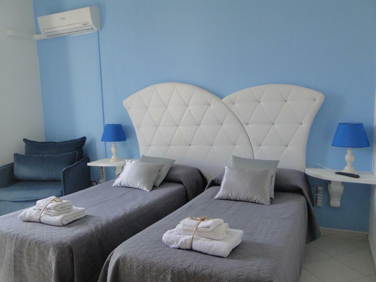 Le Vele Bed & Breakfast Campofelice Di Roccella Exterior photo