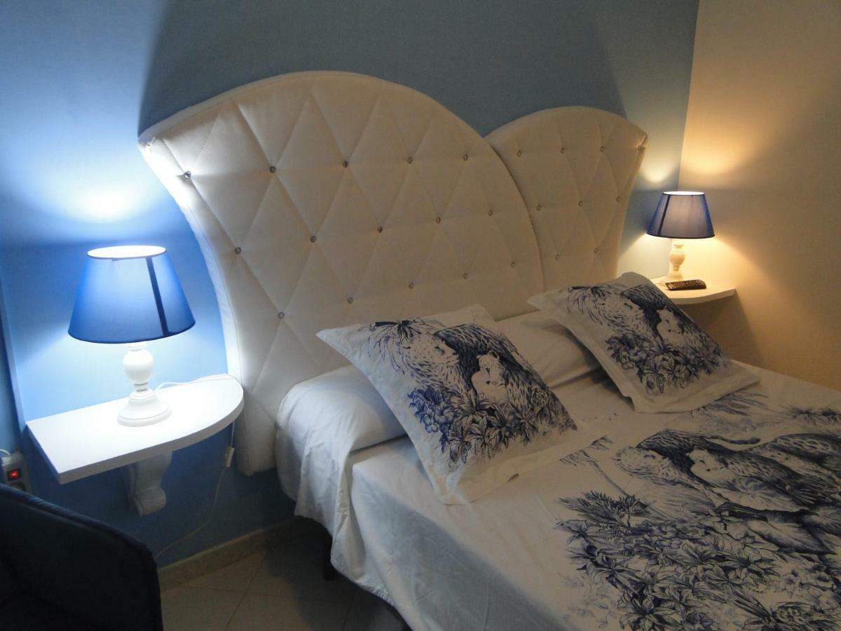 Le Vele Bed & Breakfast Campofelice Di Roccella Exterior photo