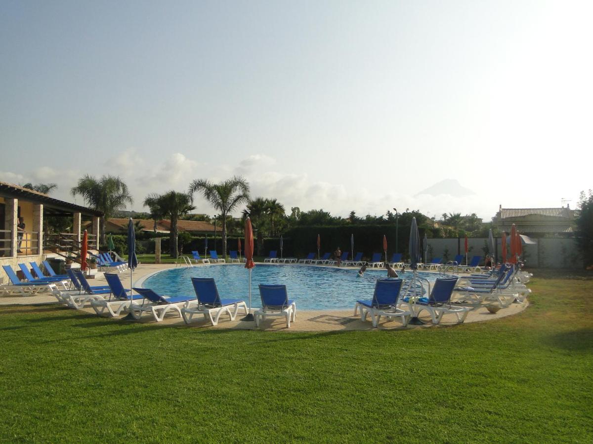 Le Vele Bed & Breakfast Campofelice Di Roccella Exterior photo